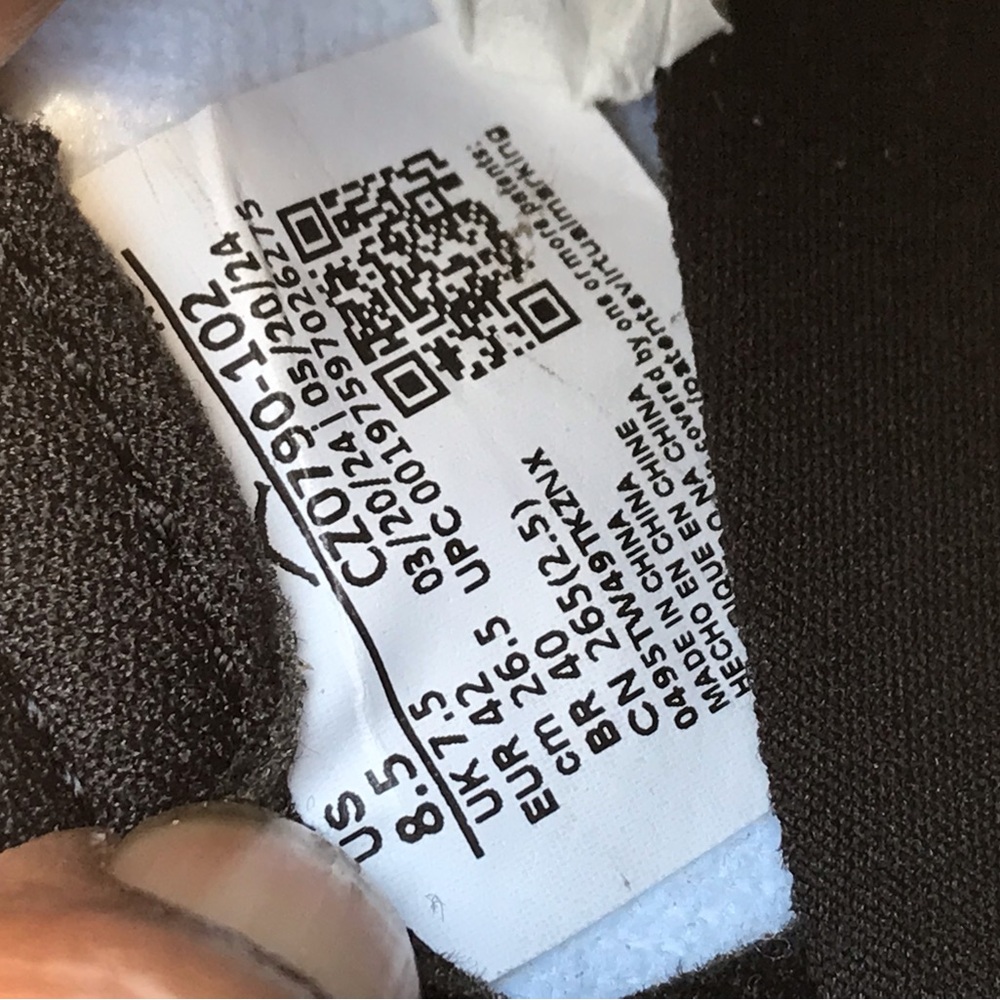 Air Jordan Retro 1 OG Low Mocha 
Size 8.5 & 9 - Picture 6 of 8